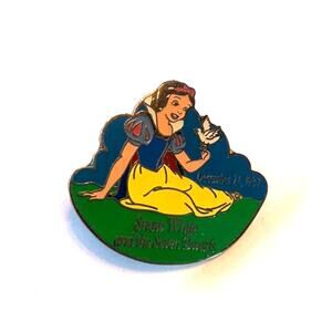 Snow White and the Seven Dwarves Disney Trading Pin